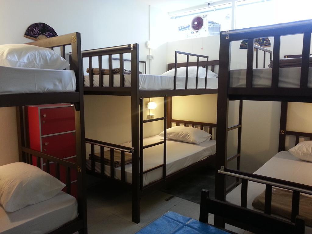 Dreams Guesthouse & Hostel Patong Exterior photo