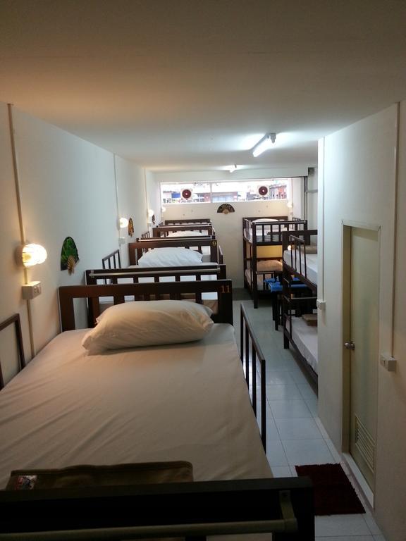 Dreams Guesthouse & Hostel Patong Exterior photo