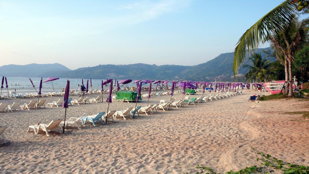 Dreams Guesthouse & Hostel Patong Exterior photo