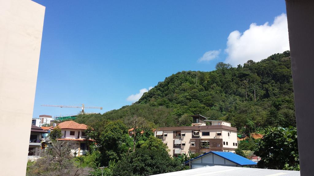 Dreams Guesthouse & Hostel Patong Exterior photo