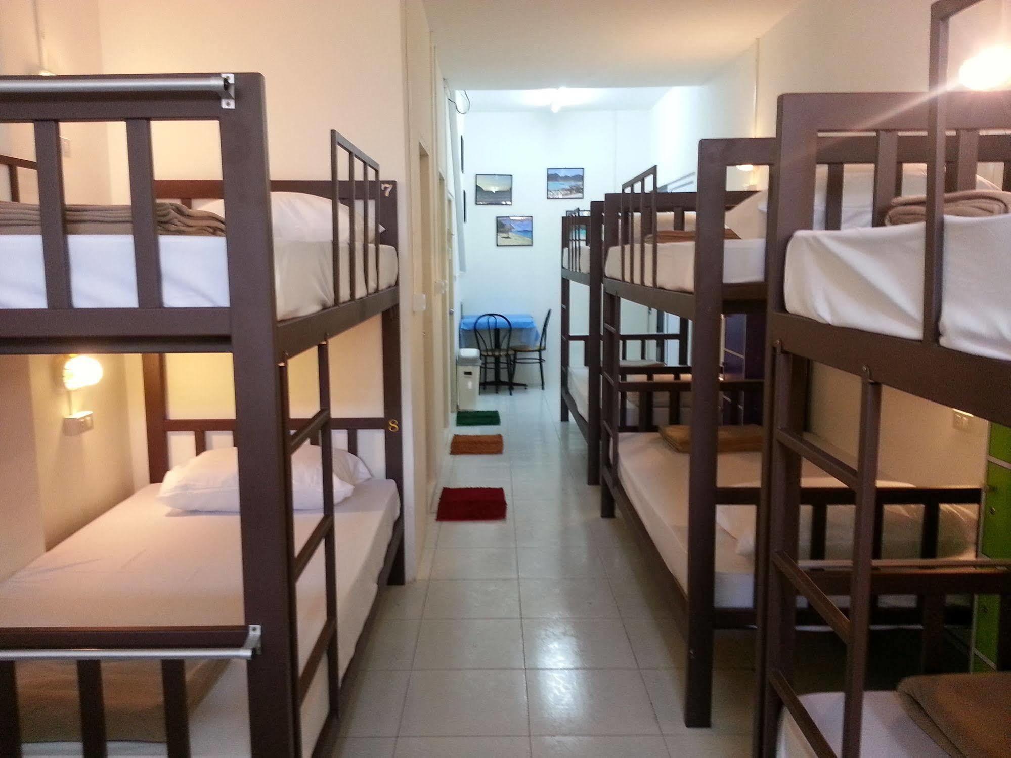 Dreams Guesthouse & Hostel Patong Exterior photo
